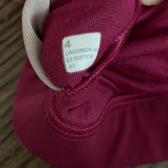 Lululemon Raspberry Envital Women's Cross-Back Sports Bra - Picture 7 of 7